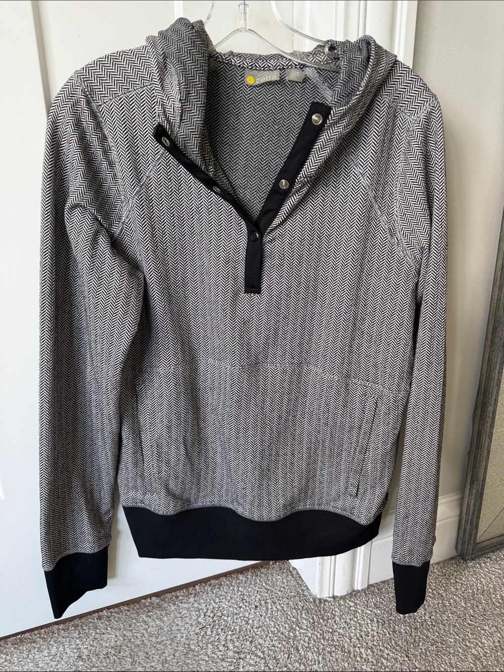 Zella Black & White Hooded Pullover Sweatshirt